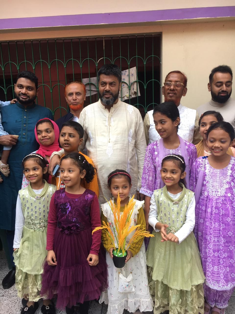 মেধাবী শিক্ষার্থীদের সংবর্ধনা